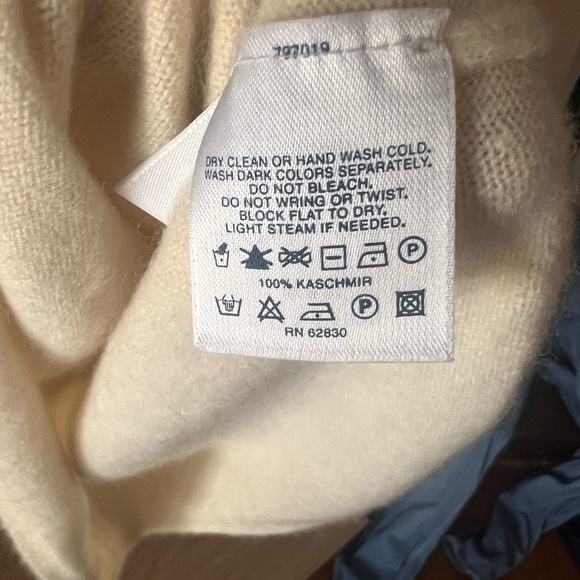 Lands’ End 100% Cashmere Collared V-Neck Sweater Women’s Small Ivory Soft Knit - Picture 5 of 7